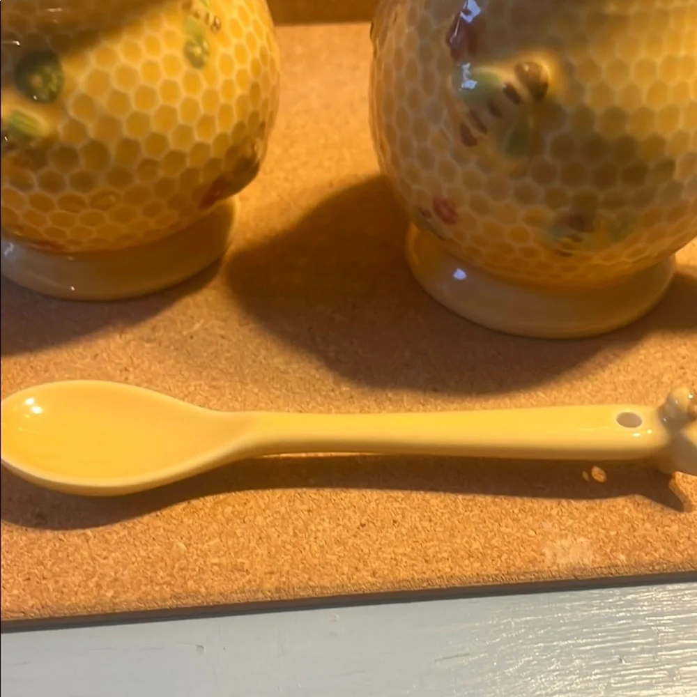 Williams Sonoma Yellow Honeycomb Serveware Set
